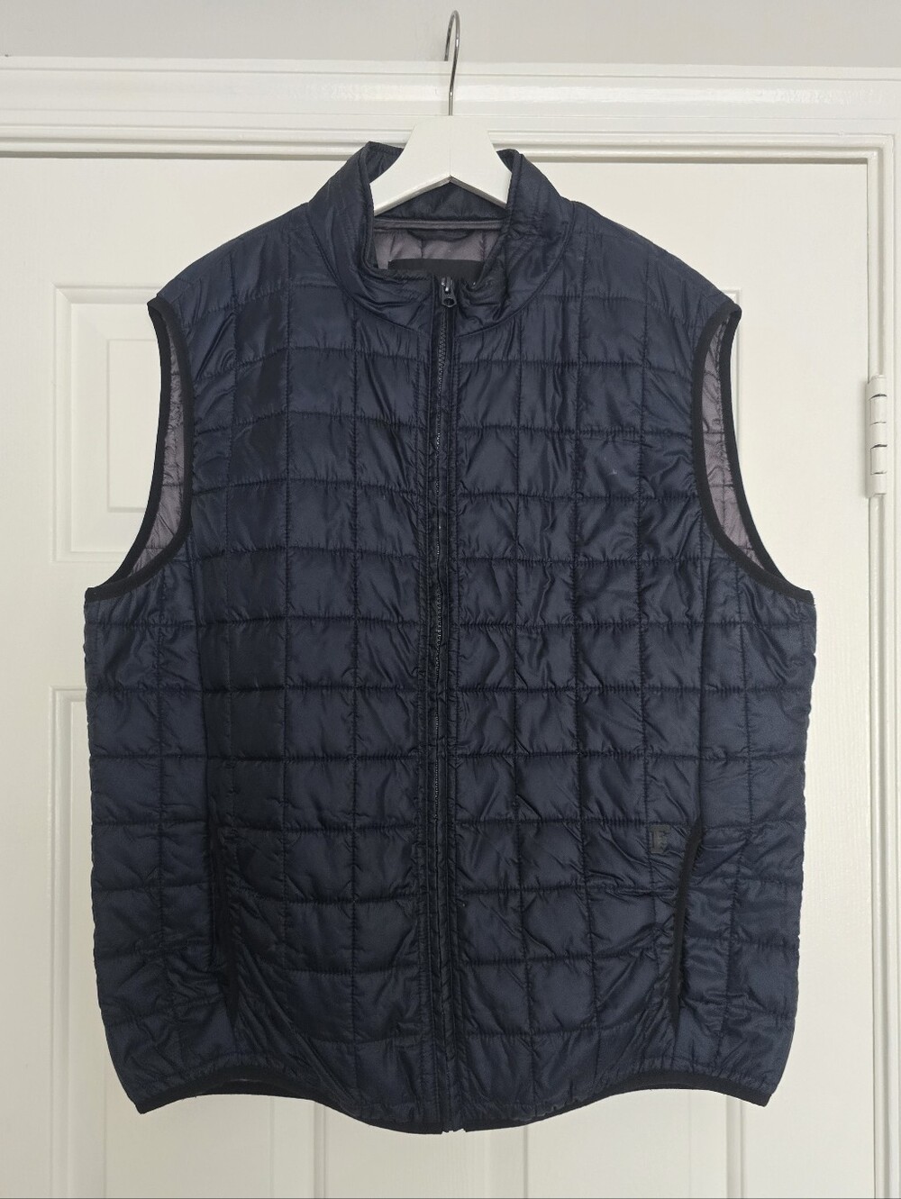 French Connection Men's Square Grid Quilted Ultra Lightweight Puffer Vest XL